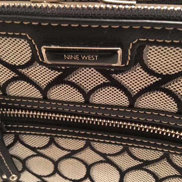 Nine West Crossbody - Picture 3 of 8